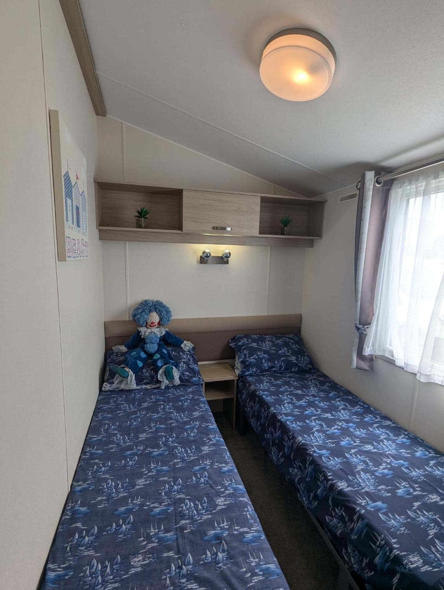 Lovely Bright And Airy Caravan On The 5 Star Shorefield Country Park Entertainment Passes Included Milford on Sea Exterior photo